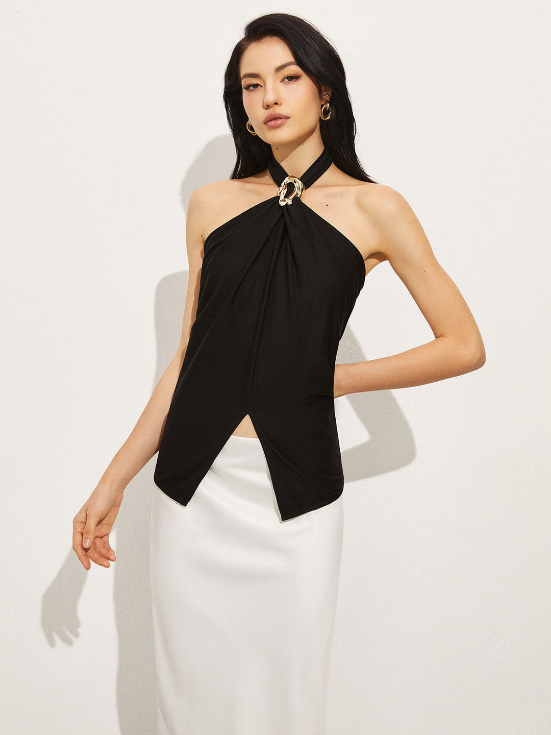 Svelte Chic Çapraz Askılı Atlet, zarif ve romantik tasarım