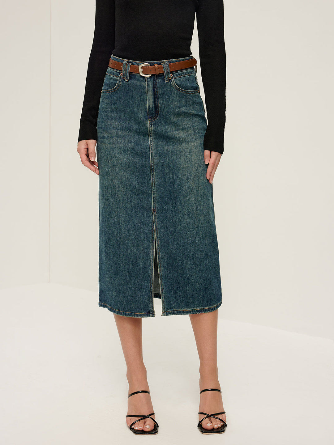 Ön yırtmaçlı kot midi etek kemerli