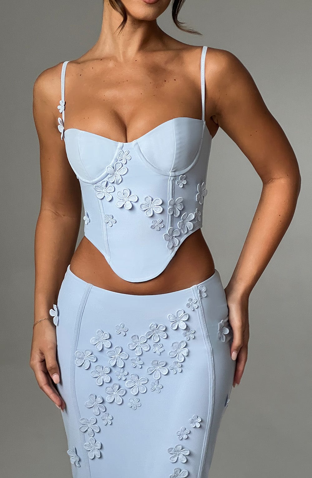 Dalary Üst - Mavi, 3D çiçek aplikeli, şık kadın üstü