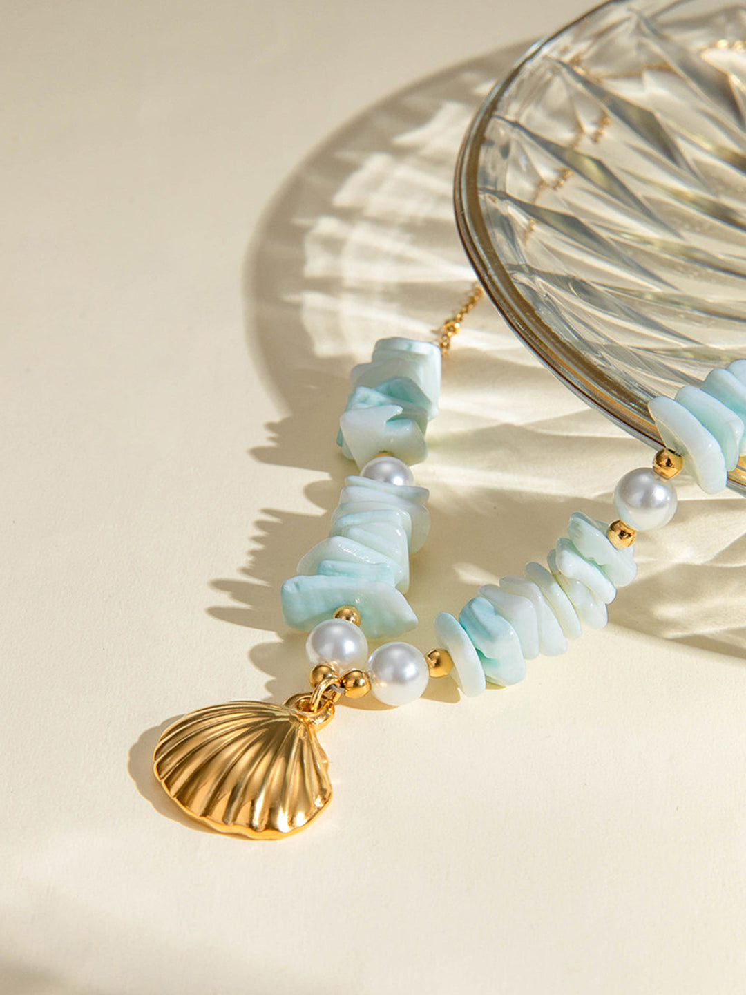 Mint yeşili inci kabuklu kolye