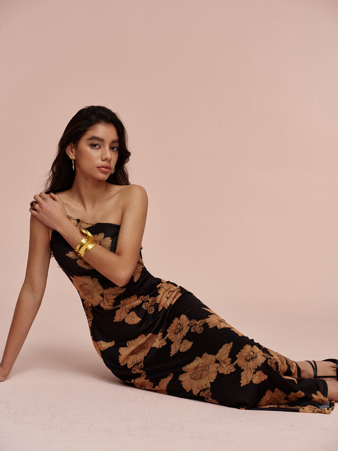 Şık Asimetrik Soğuk Omuz Baskılı Elbise