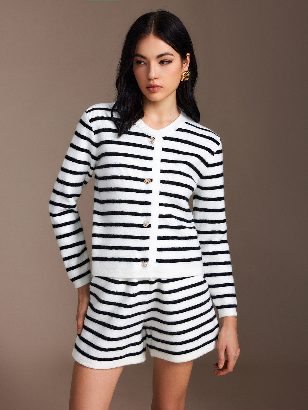 Çizgili Göğüs Detaylı Şort Takımı