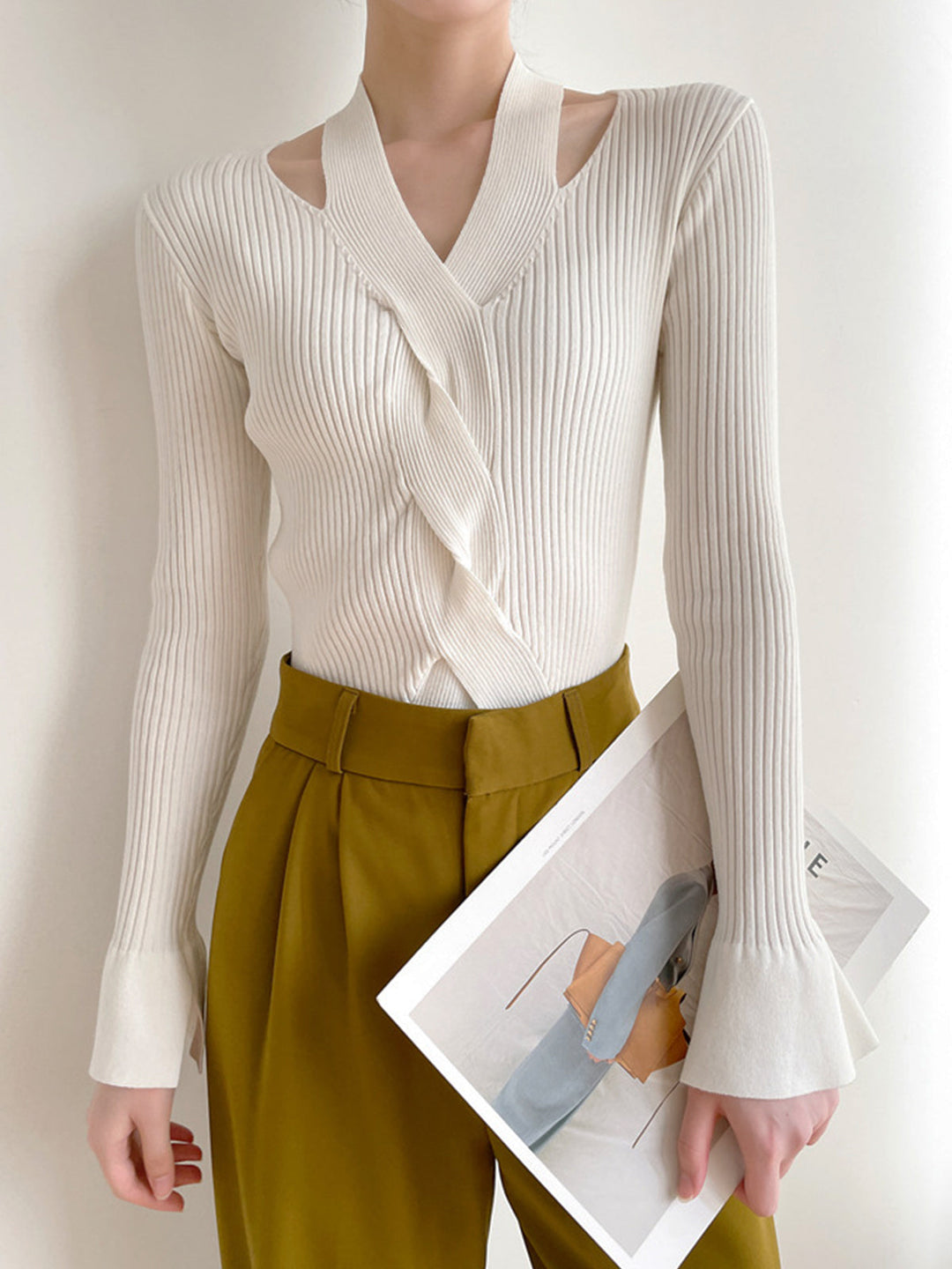 X Model Halter Kazak, rib-knit ve criss cross tasarımı