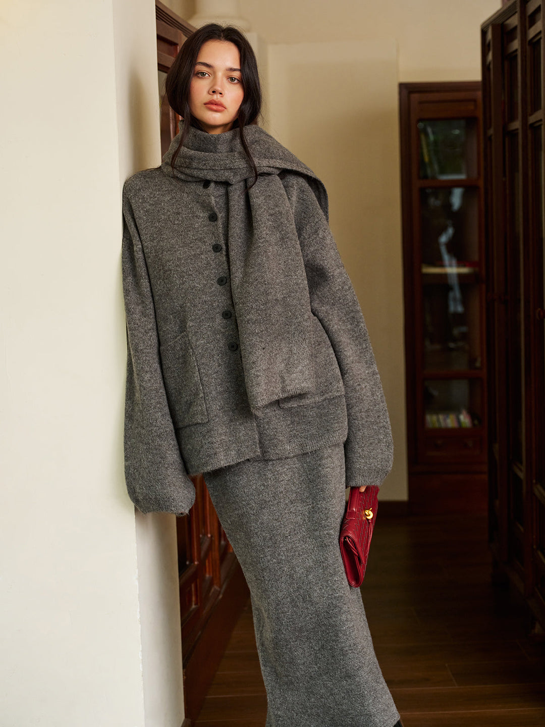 Şık Düğme Detaylı Kazak Etek Takımı ve Eşarp