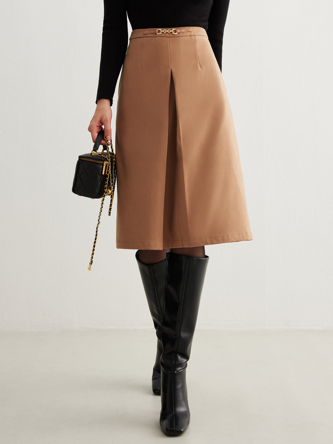 Mıknatıs kapatmalı cepli pliseli etek