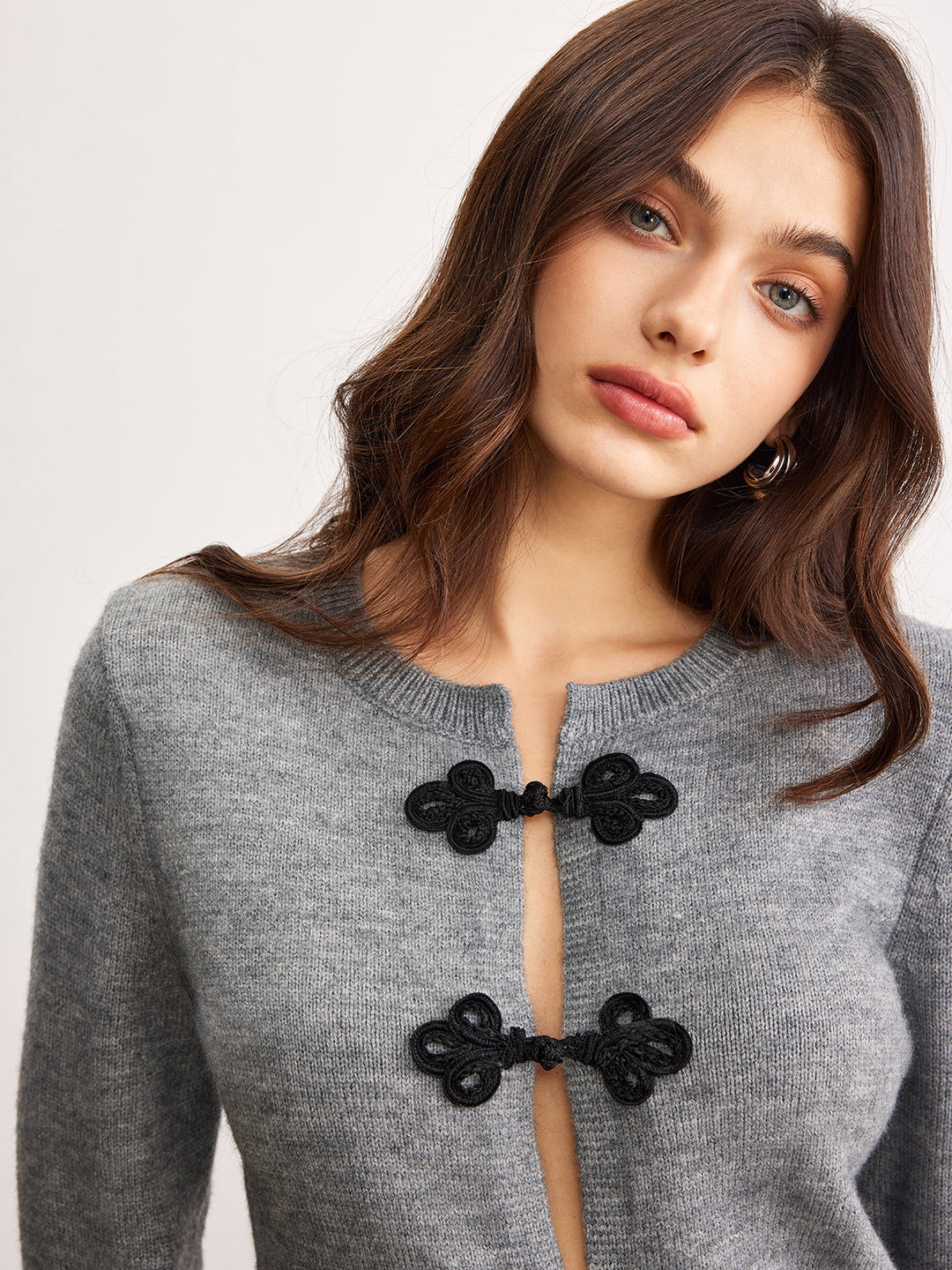 Sade Çin Düğümü Düğmeli Kadife Hırka