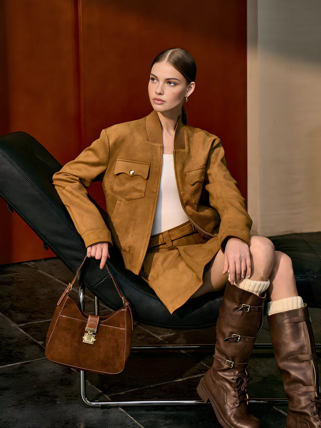 Suede Zipper Jacket, Svelte Chic koleksiyonundan şık bir ceket