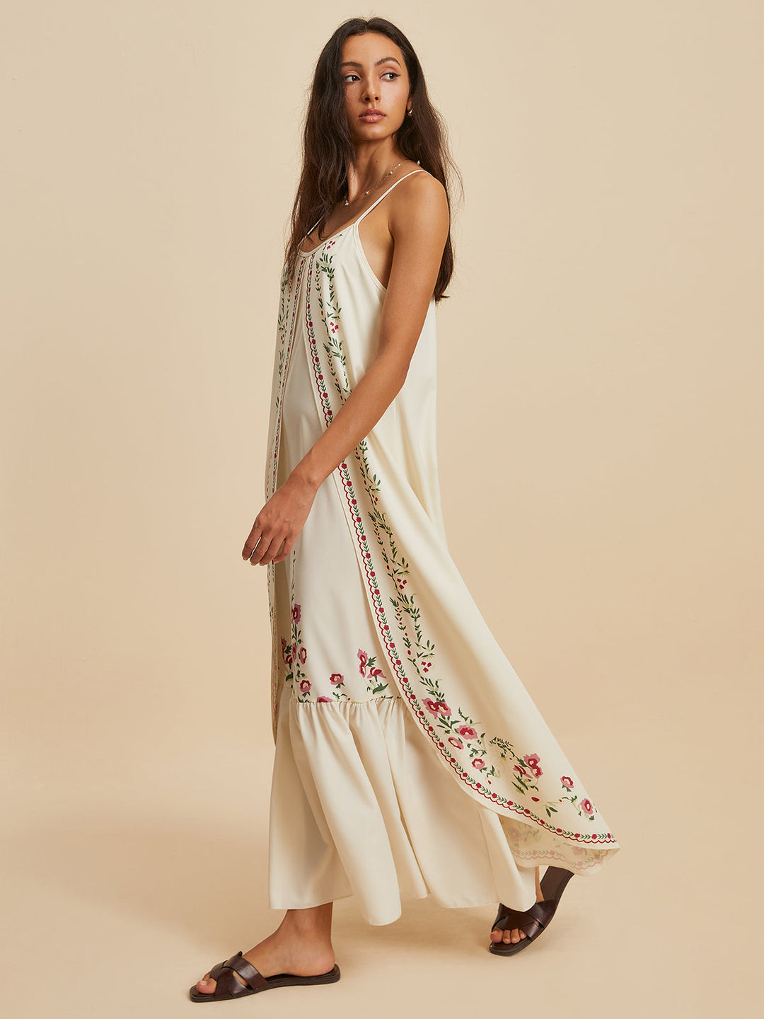 Çiçekli Düşük Kesim Katlı Elbise, Svelte Chic