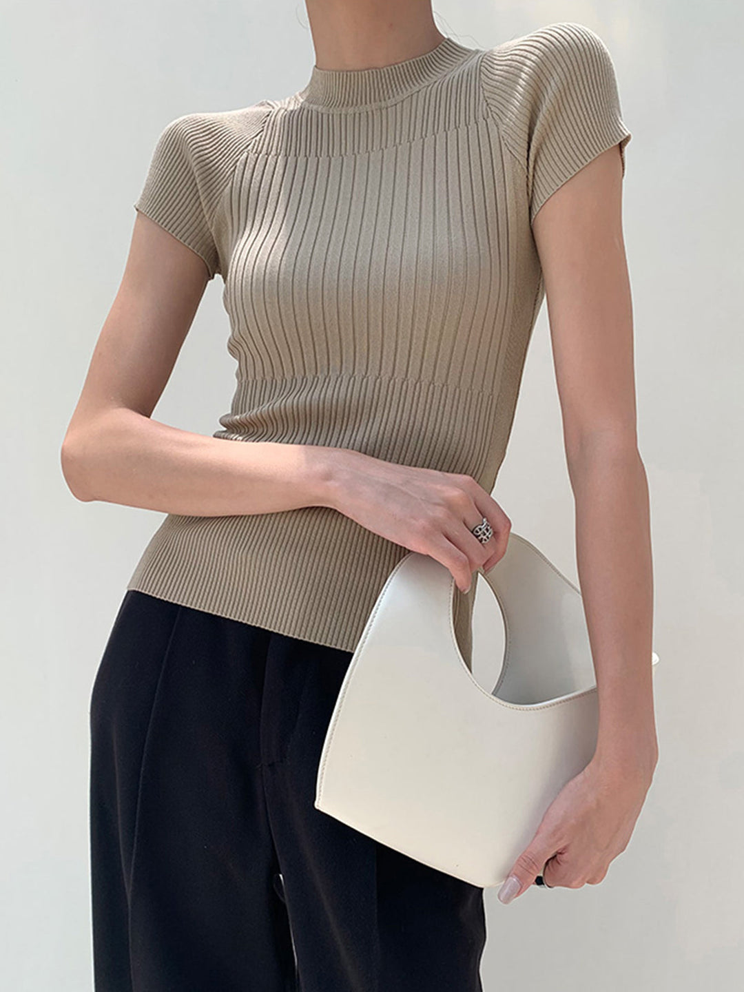 Düz Bisiklet Yaka Örgü Üst, Svelte Chic koleksiyonundan