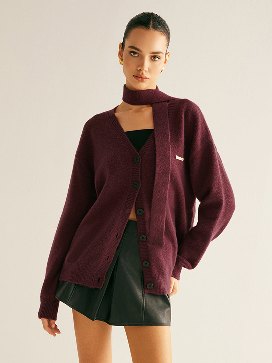 Yaka Düğmeli V Yaka Triko ve Şal