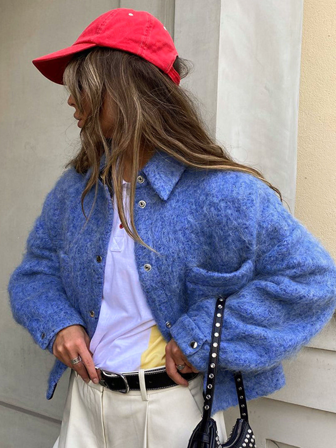 Düğme Klipsli Yaka Ceketi, gündelik stil için mükemmel seçim