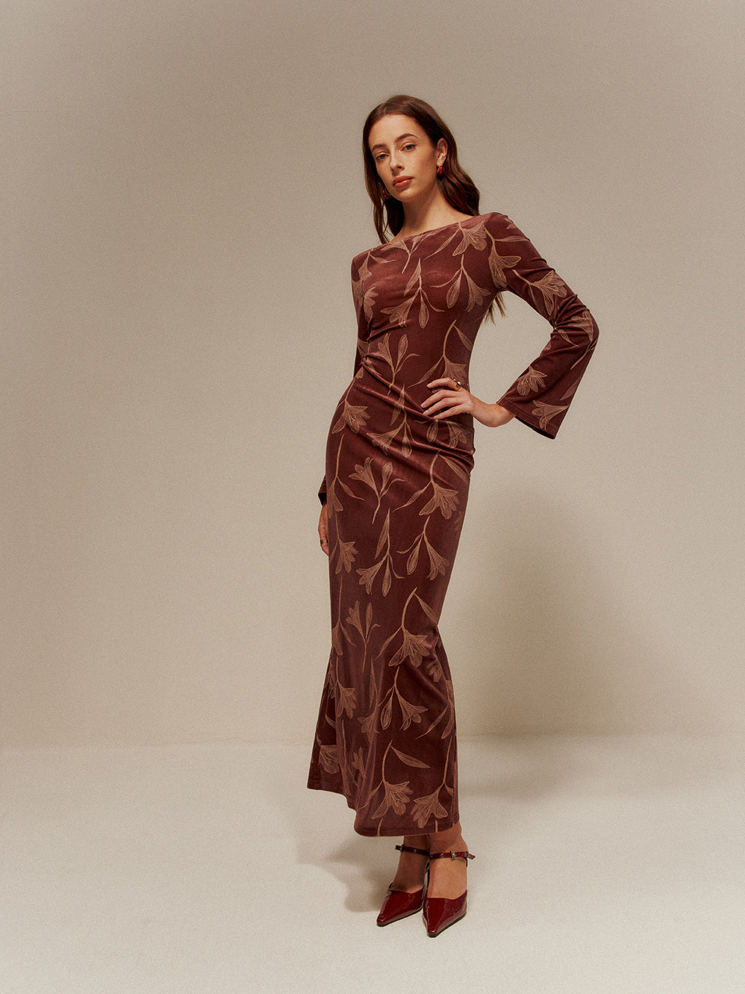 Sırtı Açık Baskılı Kadife Dar Elbise, Svelte Chic