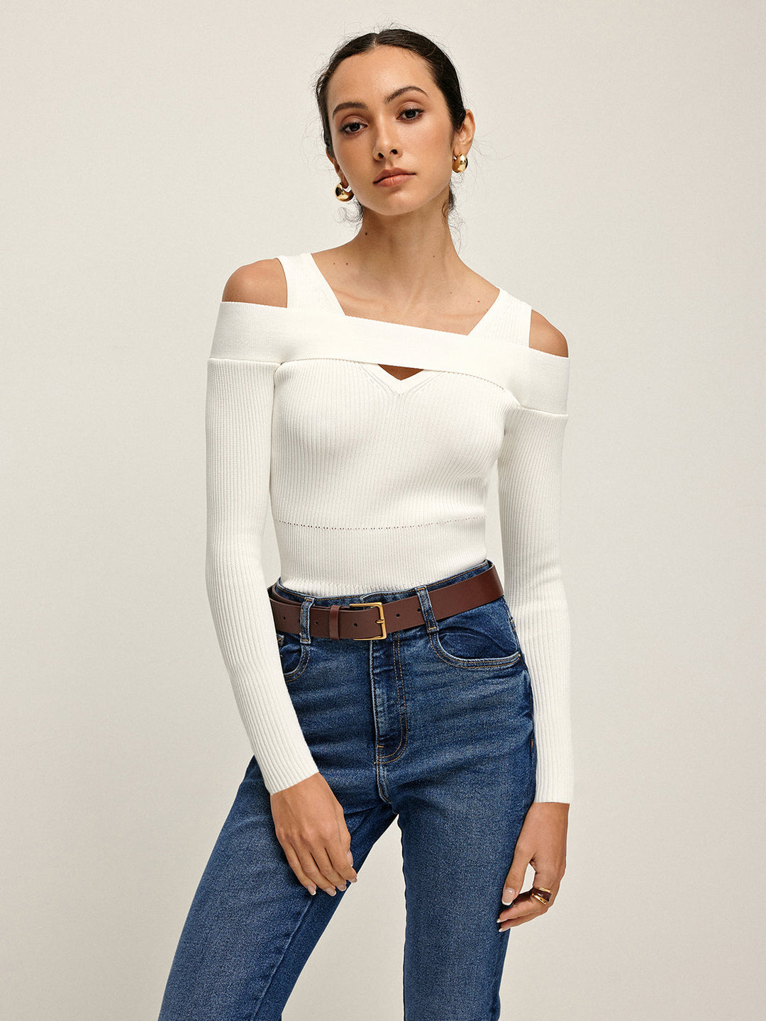 Svelte Chic Düz Kabarık Tasarım Kazak