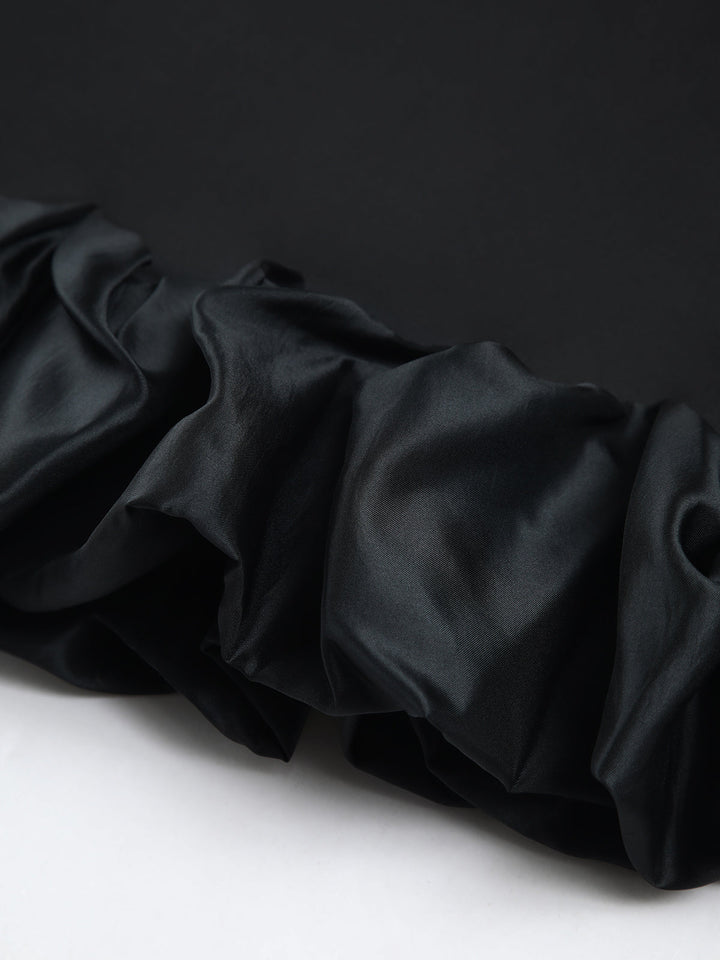 Etekleri Fırfırlı Kare Yaka Slip Kısa Elbise