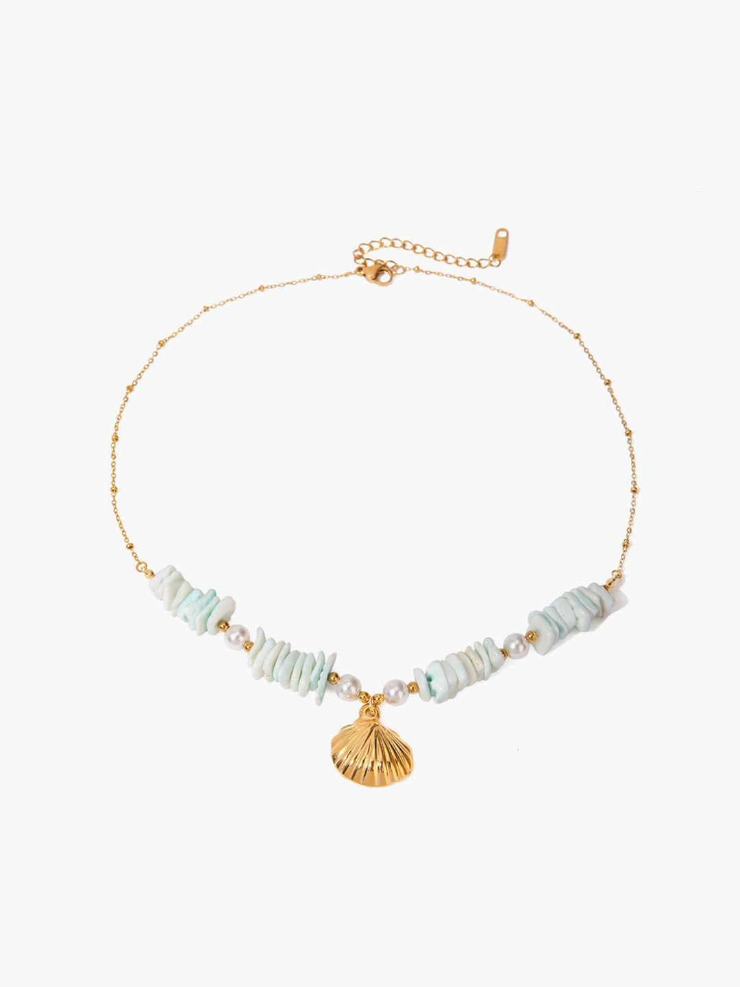 Колие с ментово зелени перлени черупки