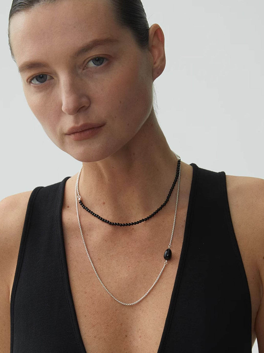 Колие с мъниста от черен оникс