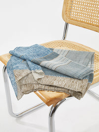 Многофункционален шал с цветни блокове 