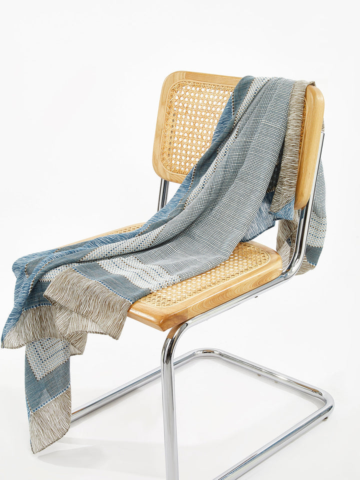 Многофункционален шал с цветни блокове 