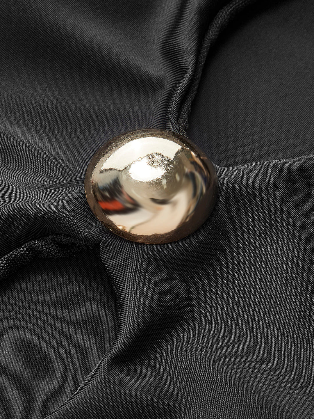 Uzun Kollu Kesik Detaylı Body