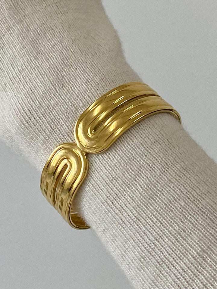 Geniş Tünel Açık Bilezik