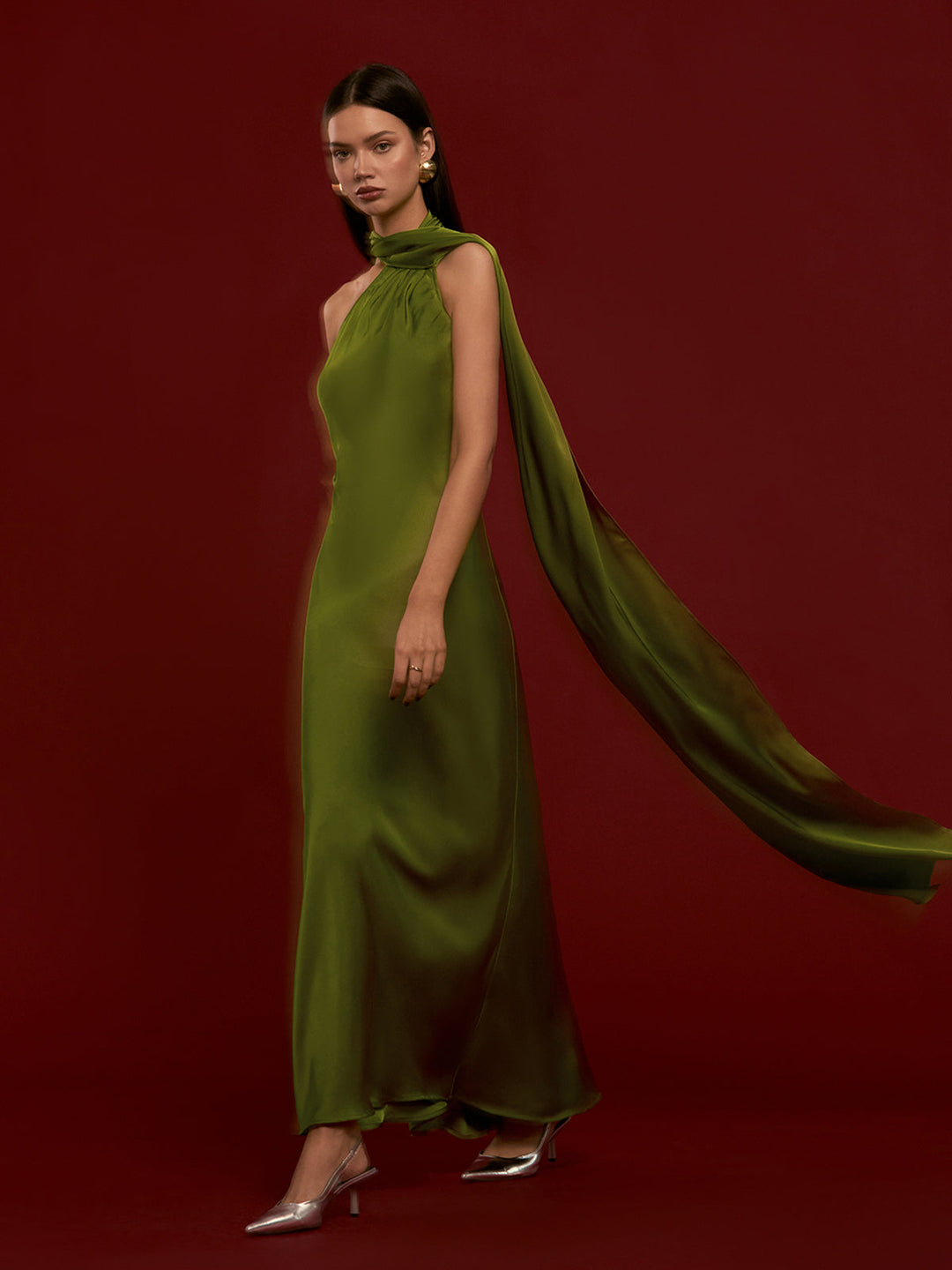 Asimetrik Sırt Dekolteli Saten Abiye Elbise