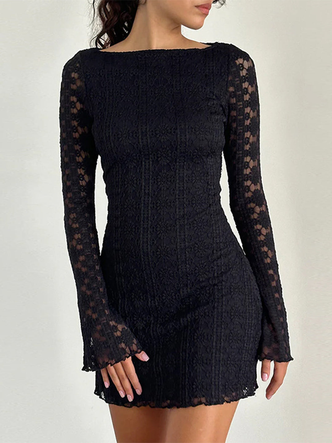 Doku Detaylı Dantel Kısa Abiye Elbise