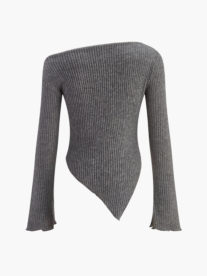 Стилен асиметричен плетен топ с прилепнала кройка и голи рамене