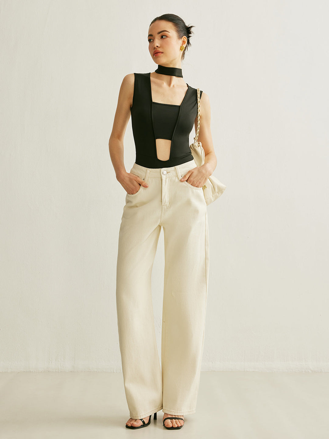 Стилен боди без ръкави с изрез за активен стил