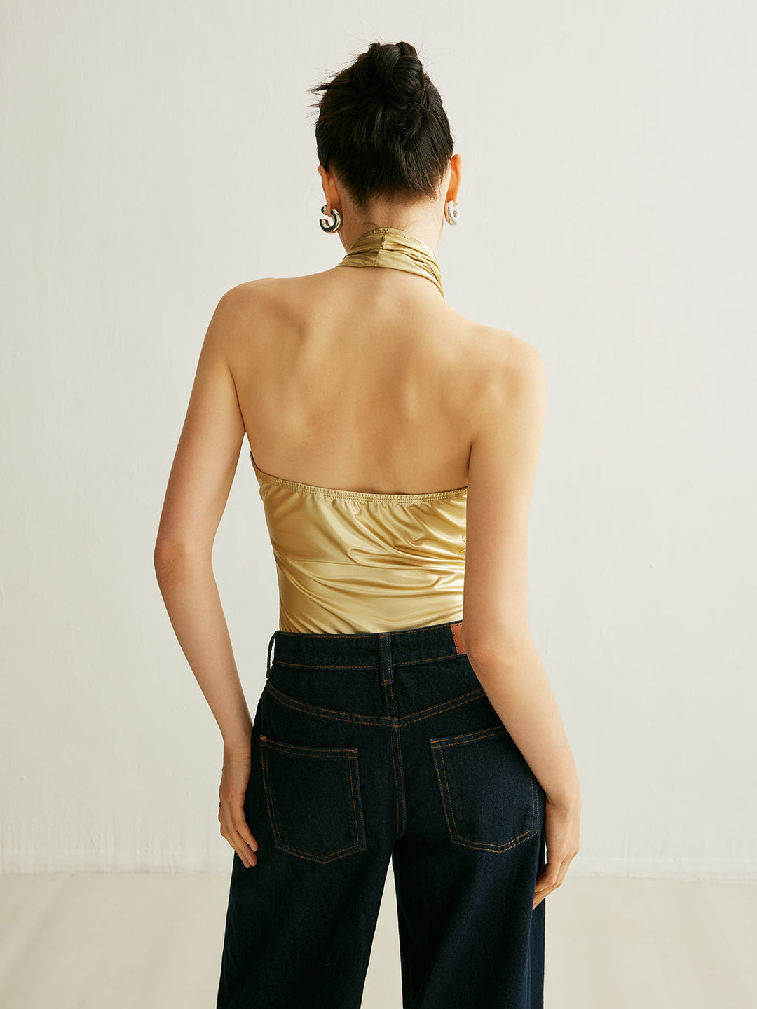 Şık PU Çapraz Askılı Halter Üst ile Şıklığı Yükseltin