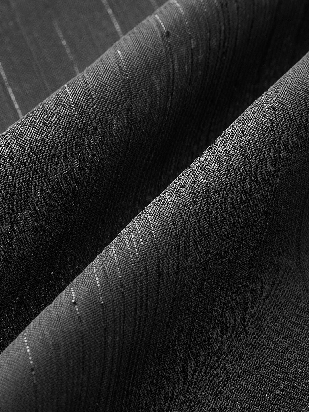 Тънка шифонена блуза с елегантен дантелен детайл