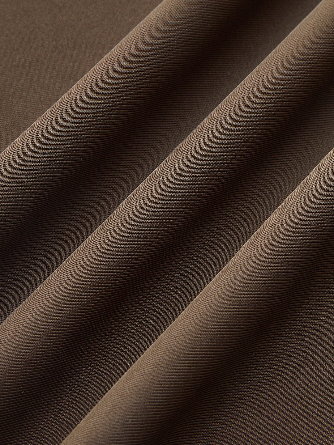 Şık Oval Yüzük Bant Bikini Takımı ve Akışkan Drapeli Etek