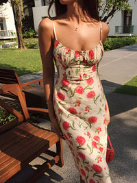 Şık Çiçekli Fırfırlı Elbise, Şık Düğme Detaylarıyla