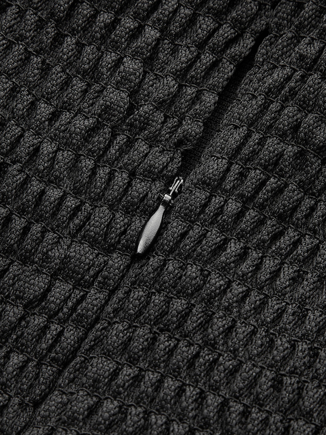 Şık Düğmeli Ön Halter Tulum ile Zahmetsiz Şıklık