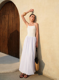 Перфектна визия със стилна балонна пола и рокля с презрамки