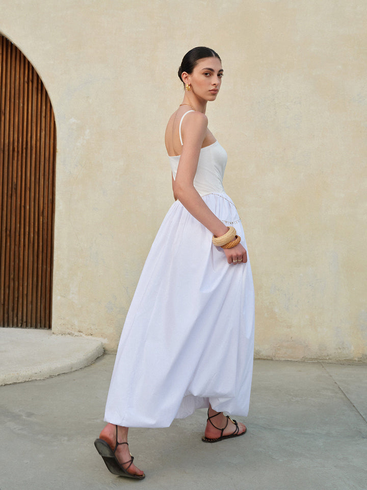 Перфектна визия със стилна балонна пола и рокля с презрамки