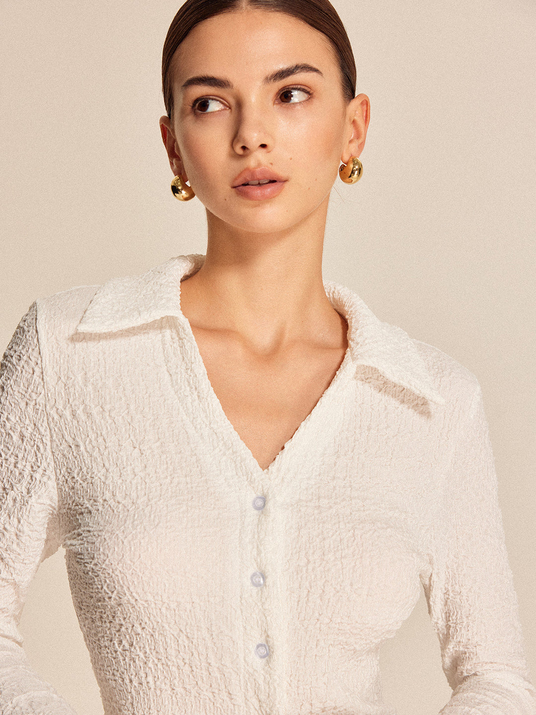 Şık Doku Detaylı Düğmeli Gömlek ile Zahmetsiz Stil