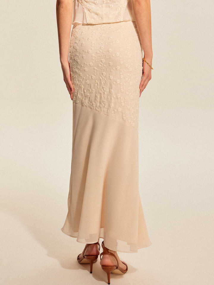 Çekici Çiçek Desenli Nakışlı A-Etek