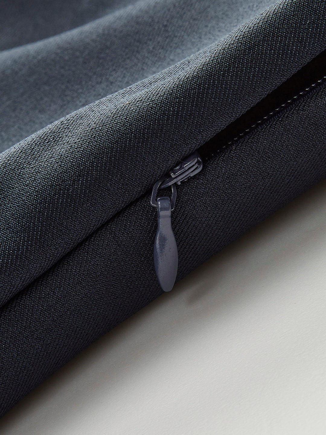 Şık Plise Elbise Şık Geniş Yaka Detayı ile