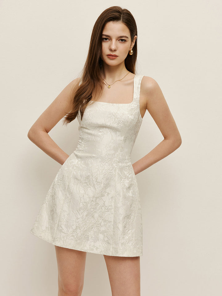 Çekici Çiçek Desenli Jakarlı Abiye Kare Yaka Elbise