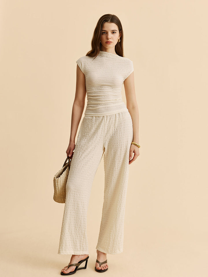 Şık Dokulu Bluz ve Rahat Geniş Paçalı Pantolon Takımı