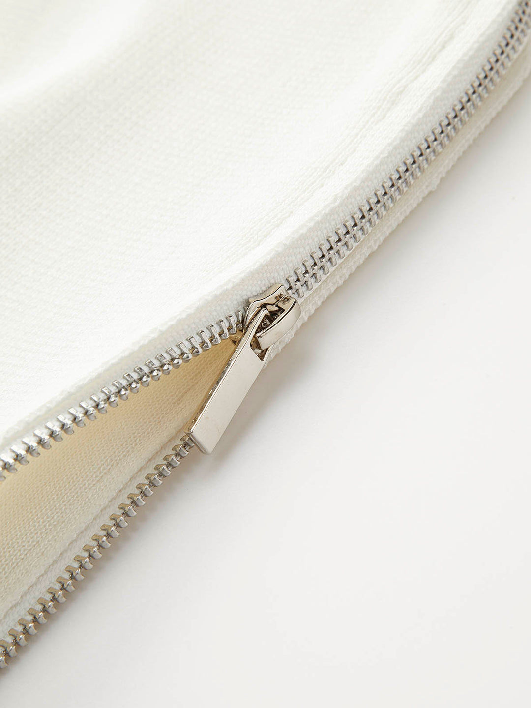 Şık Kısa Kol Ribanalı Triko Tişört