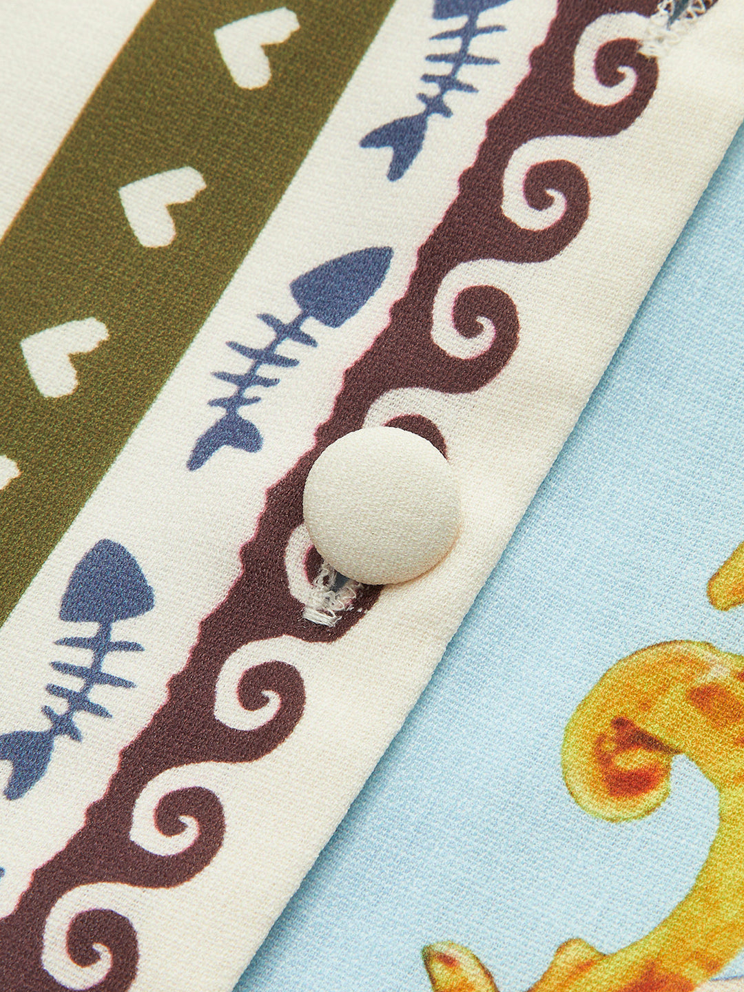 Şık Desenli Gömlek ve Şnorkel Pantolon Takımı