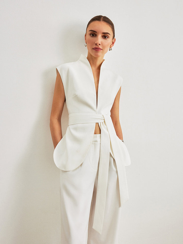 Şık Kemerli Peplum Üst ile Zahmetsiz Zarafet