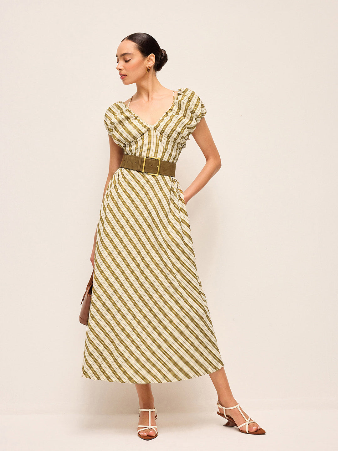 Kareli Elbise Kalp Yaka ve Balon Kollu, Bel Bağcıksız