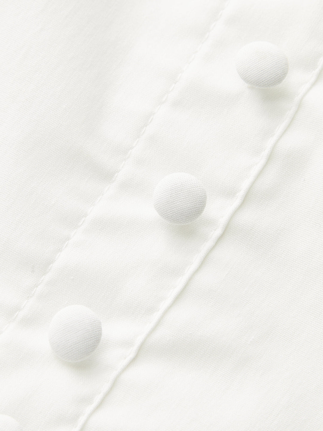 Düğmeli Ön İşlemeli Çiçekli Mini Elbise, Şık ve Feminen Tarz