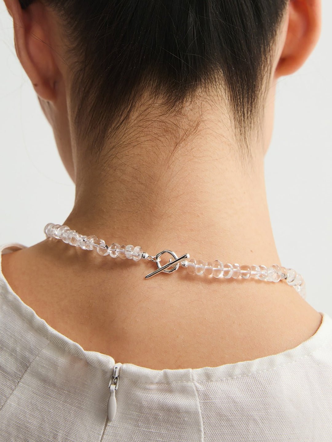 Temiz Kristal Boncuklu Takı ve Yeşil Taş Aksesuarlı Kolye