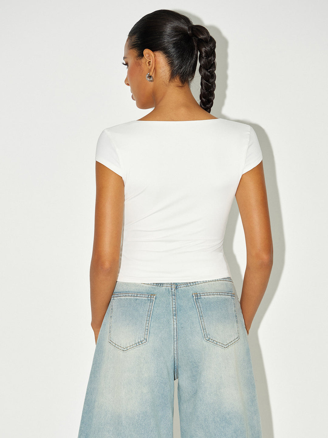 Fırfırlı V Yaka Kap Kol Tişört