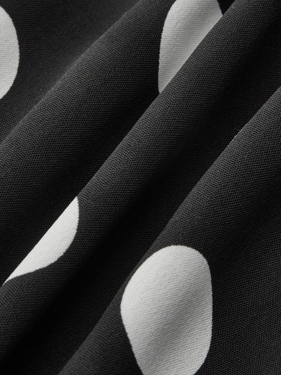 Sırtı Açık Puantiyeli Büzgü Detaylı Maksı Elbise