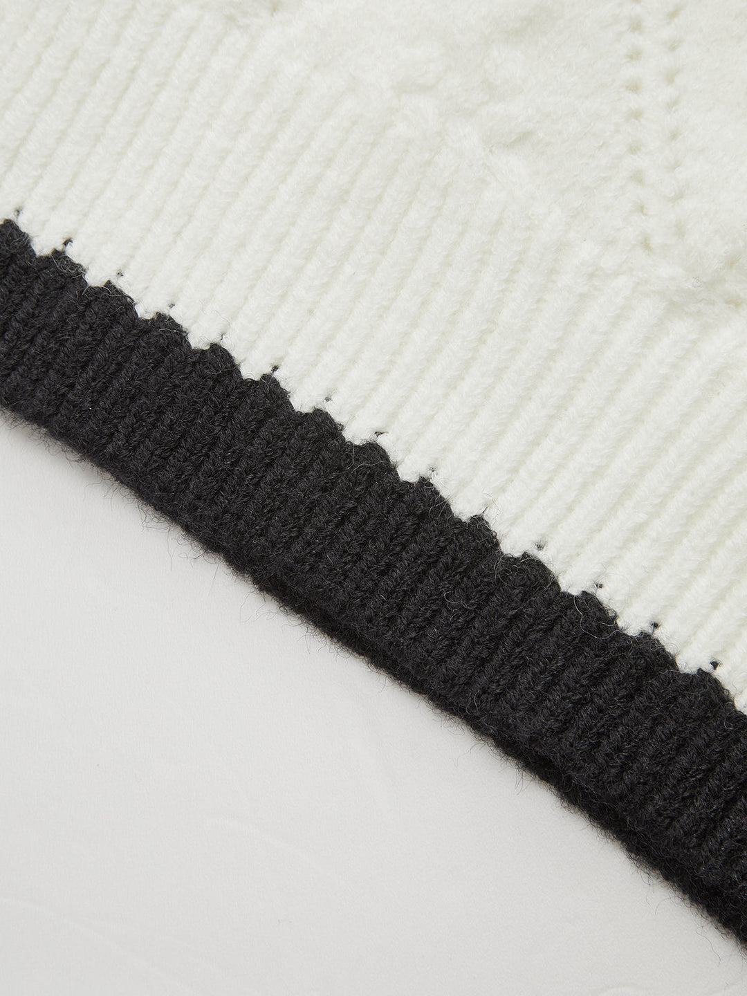 Şık Görünüm İçin Trend Renkli Kenar Detaylı Bağcıklı Örme Hırka