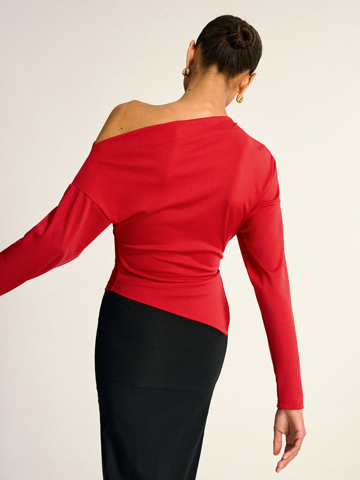 Omuzdan Asimetrik Uzun Kollu ve Şık Dekolte Bluz